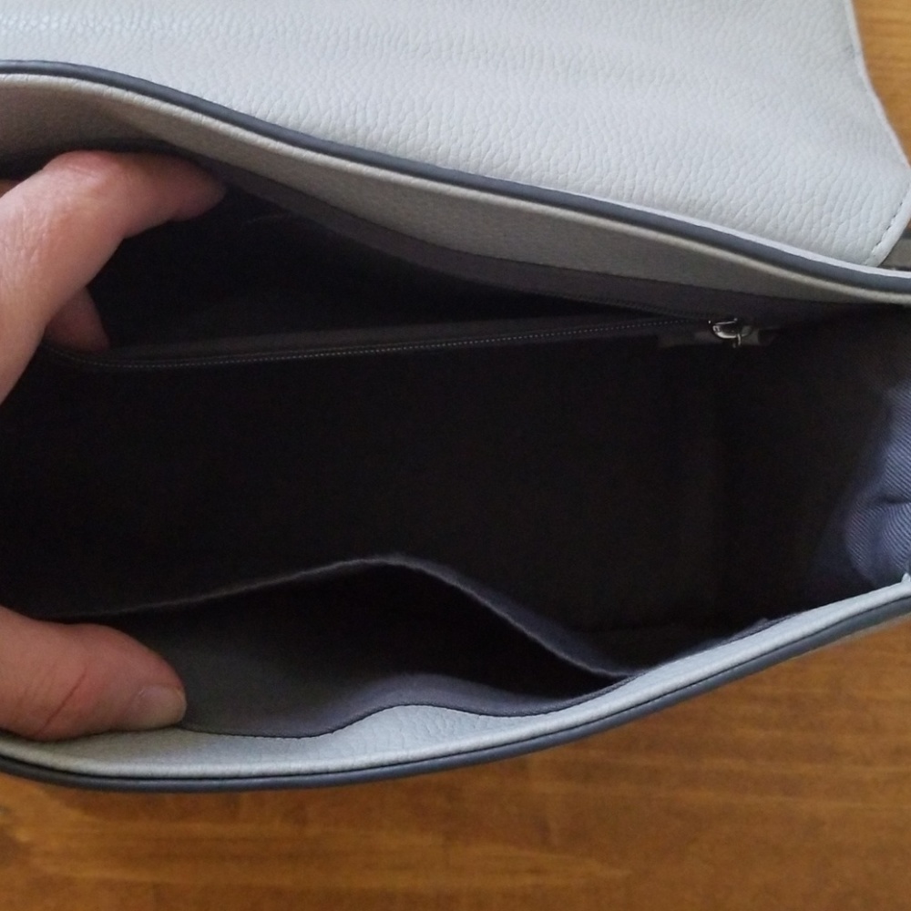 Purse - Picture 3 of 4